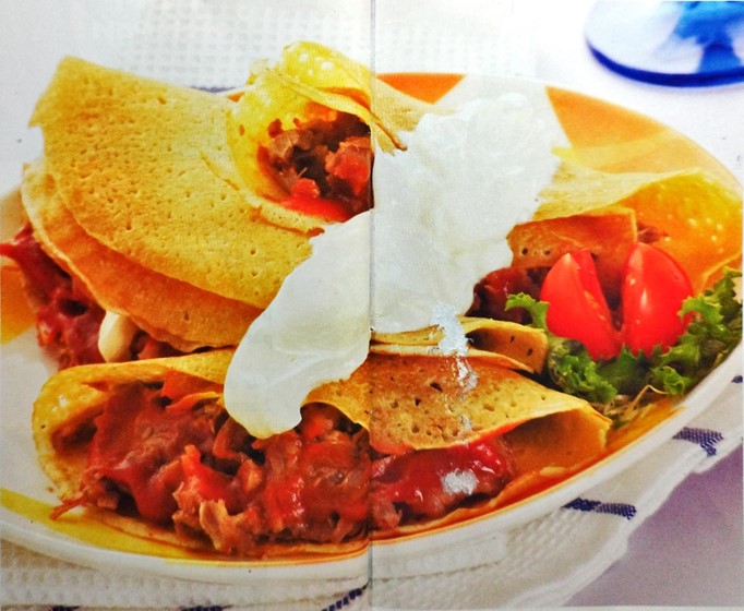 Crepas rellenas de chambarete 
