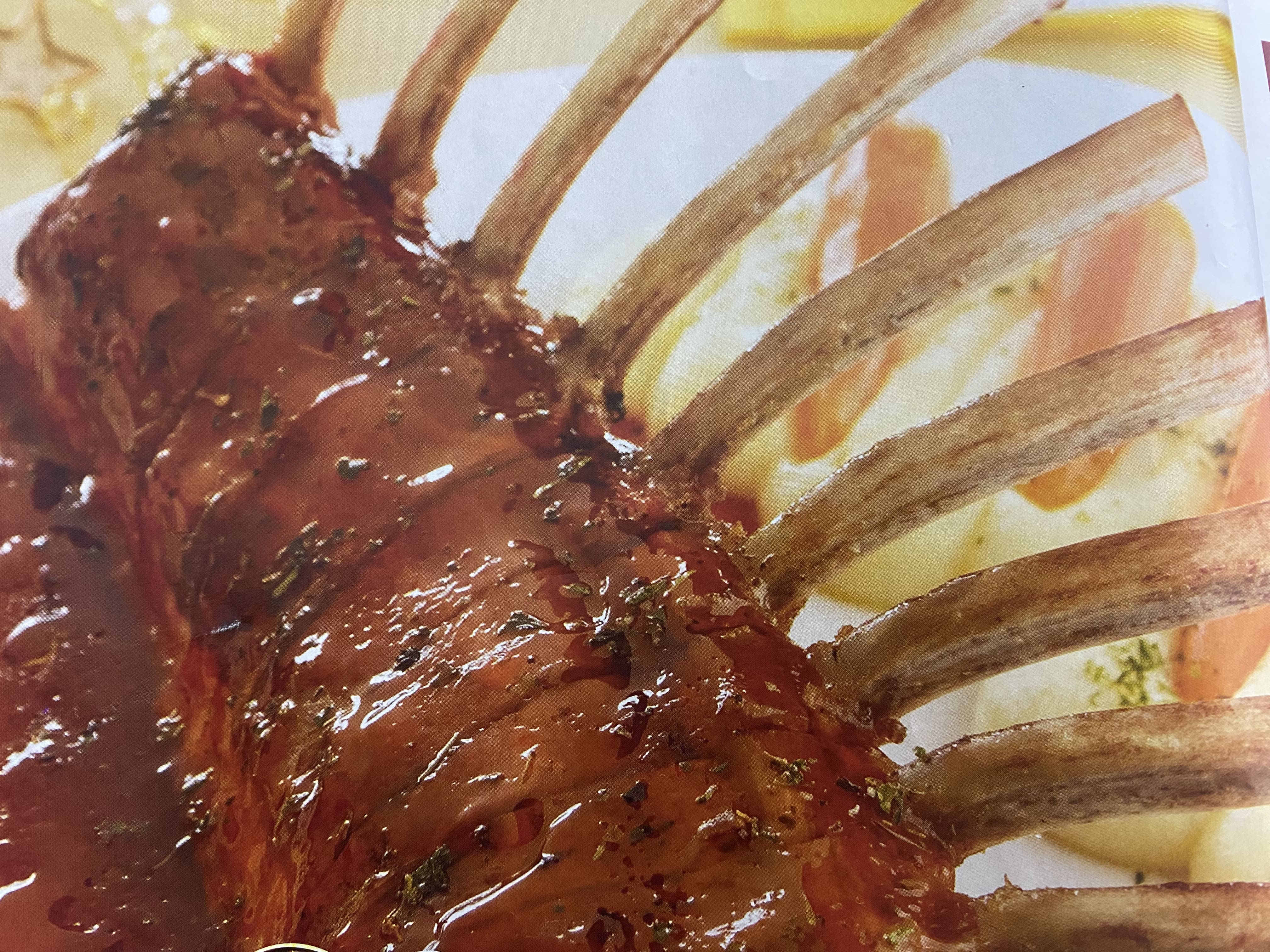 Costillas de cordero en vino tinto