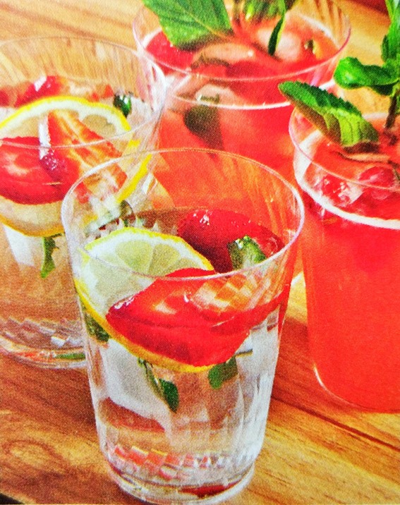 Limonada de fresa y menta.