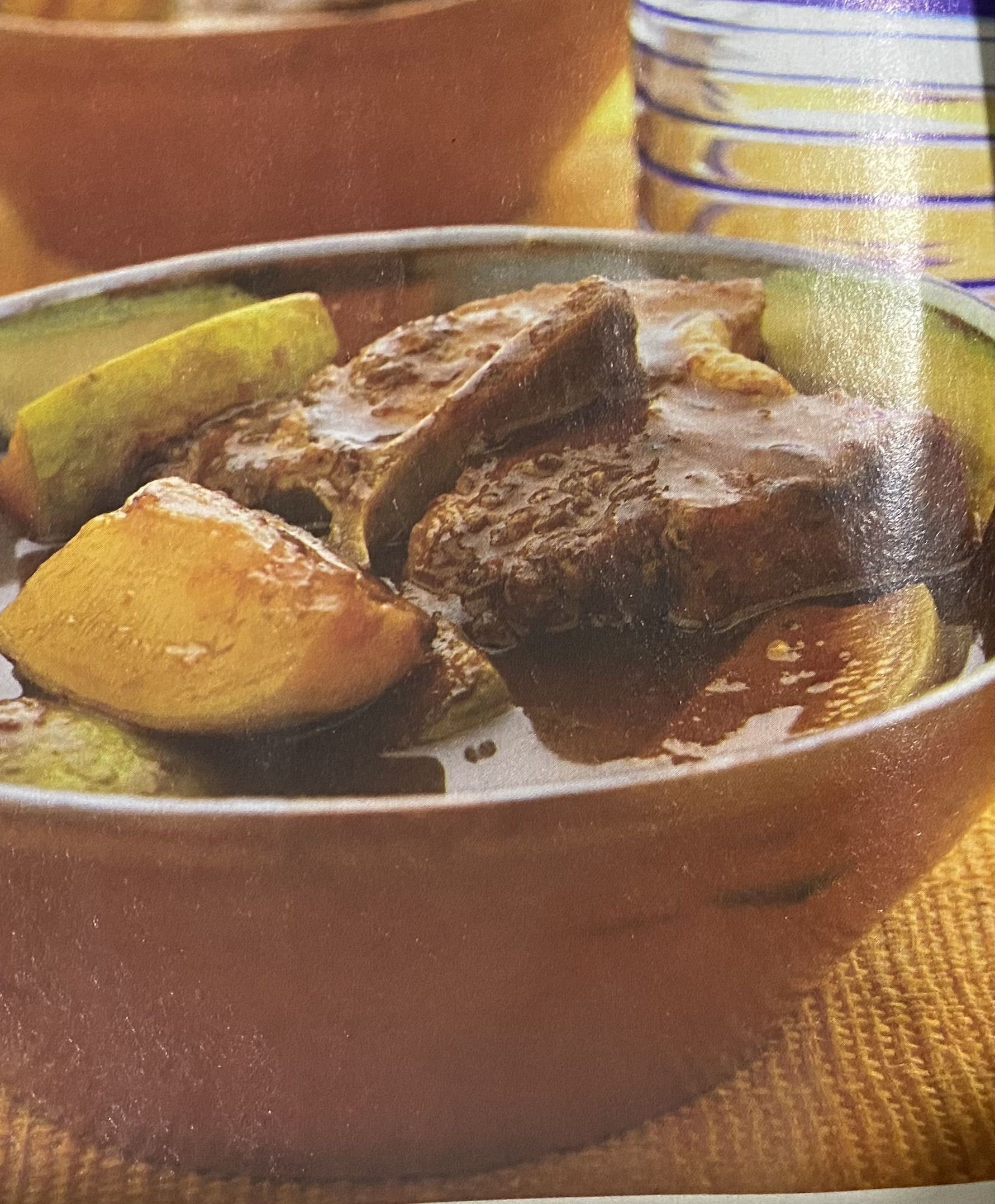 Espinazo con chilacayote 