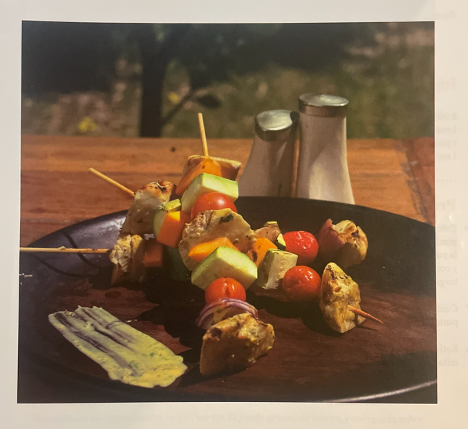 Brocheta de pescado y vegetales