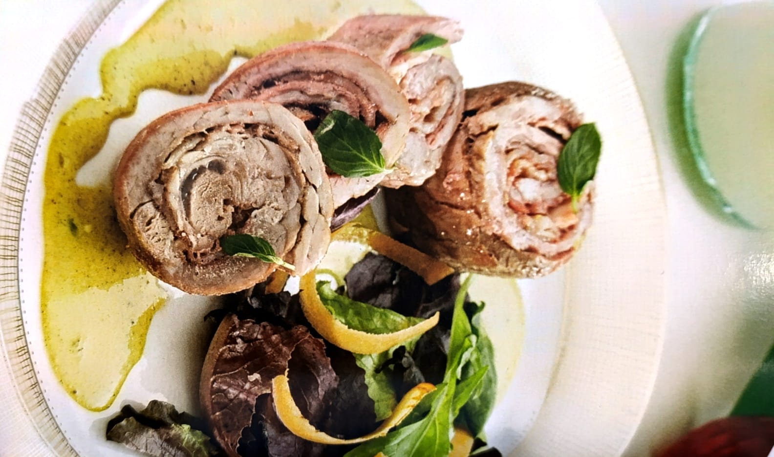 Lomo relleno de jamón serrano