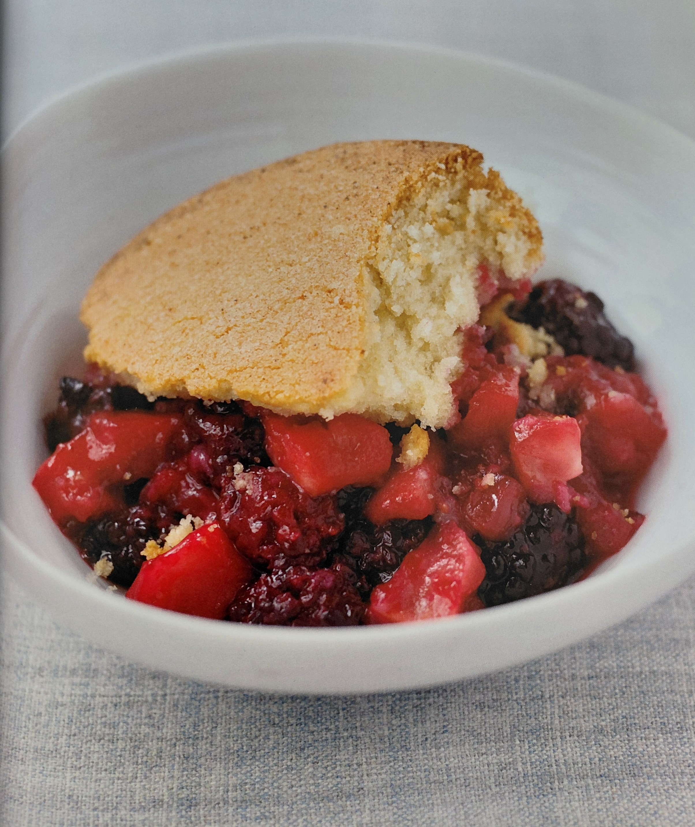 Bizcocho de mora y manzana 