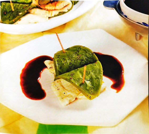 Nopales en chile pasilla 