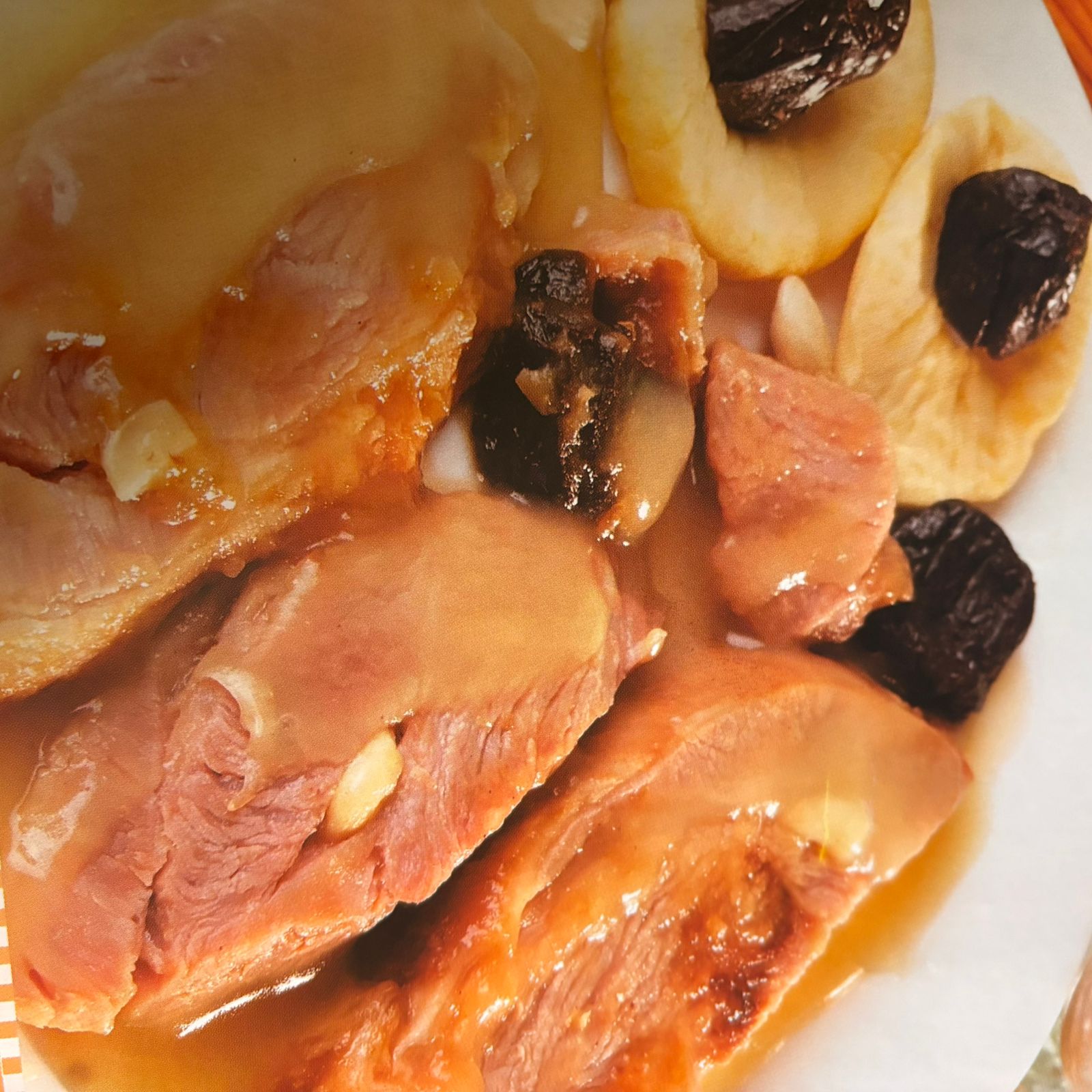 Pierna en salsa de manzana
