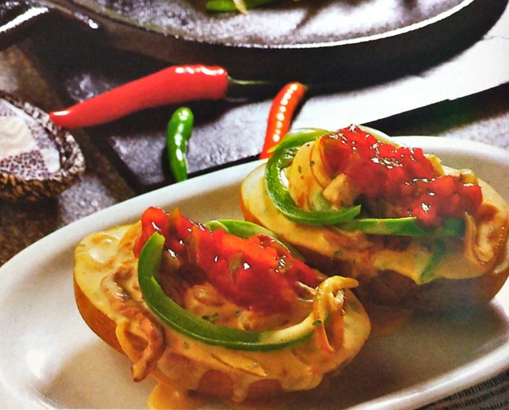 Papas con cubierta de res estilo fajita 