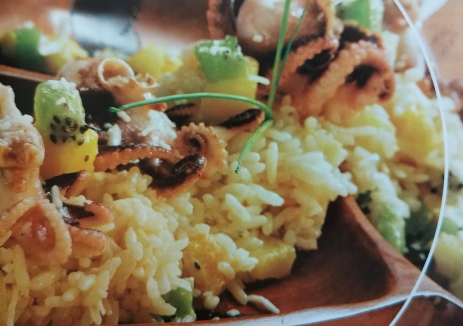 Arroz tropical con pulpitos