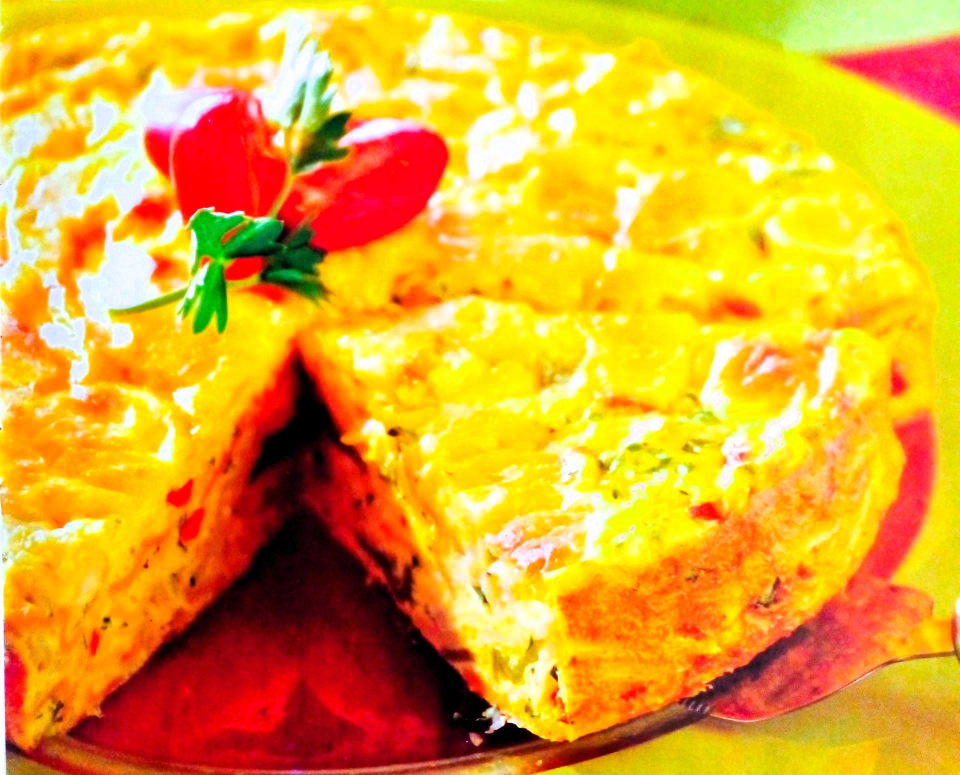 Tortilla de huevo rellena de pasta