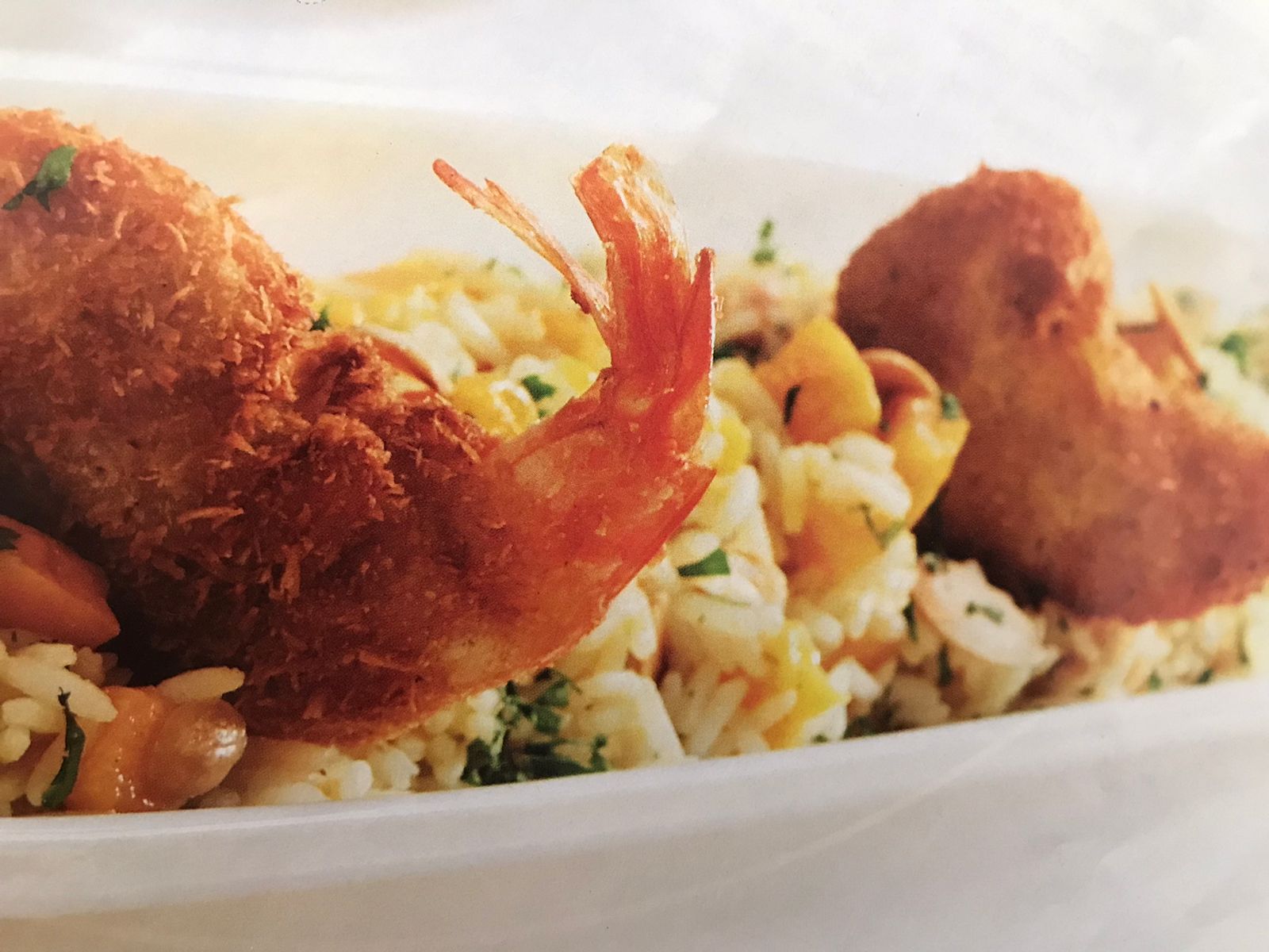 Arroz con frutos y camarones 