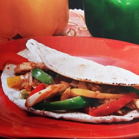 Tiras de Pechugas a los Tres Pimientos