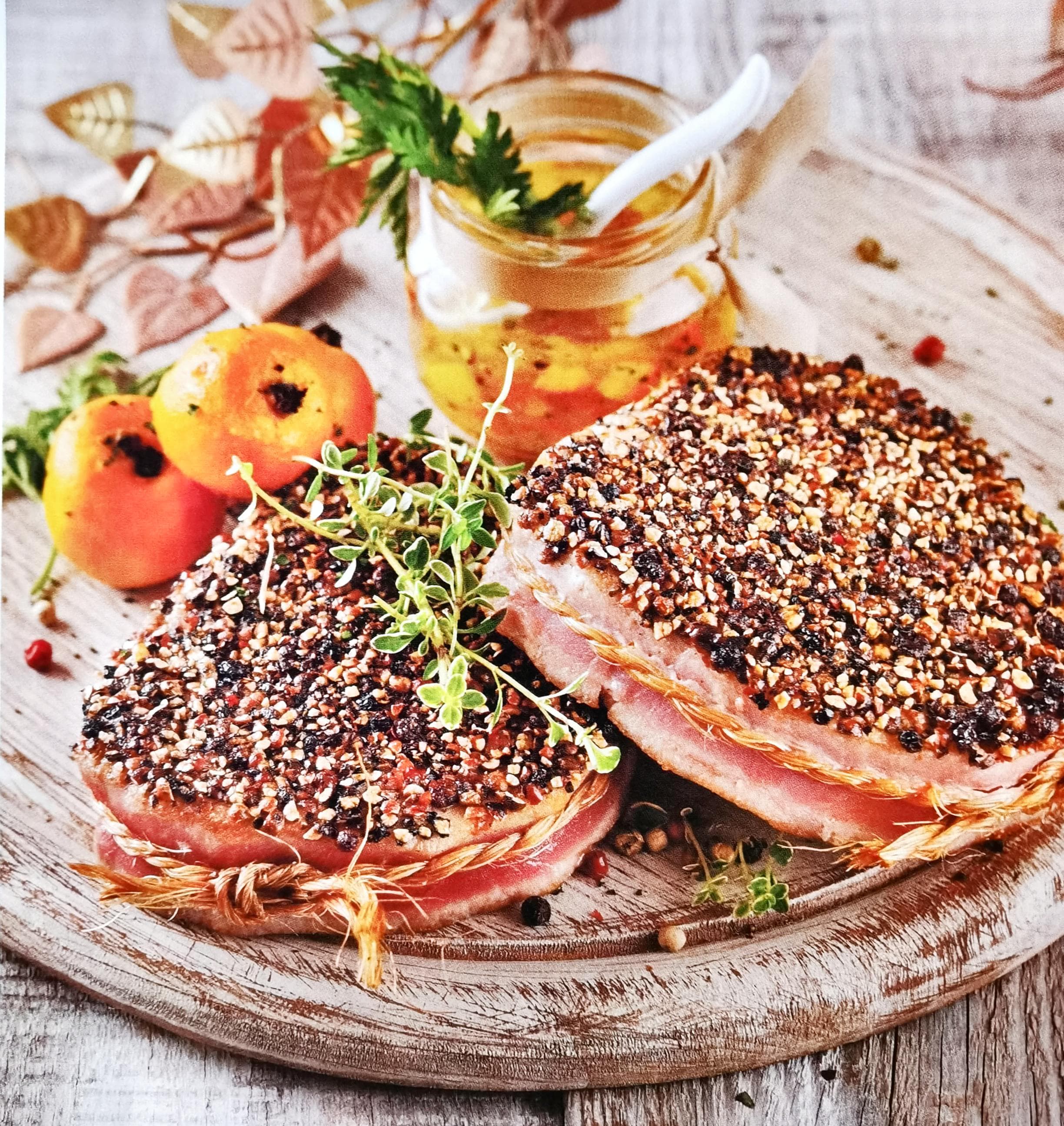 Atún en costra de pimienta