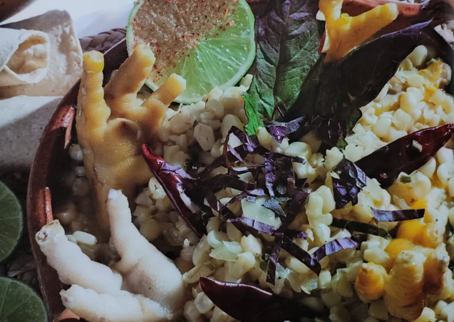 Patitas con esquites de la abuela 