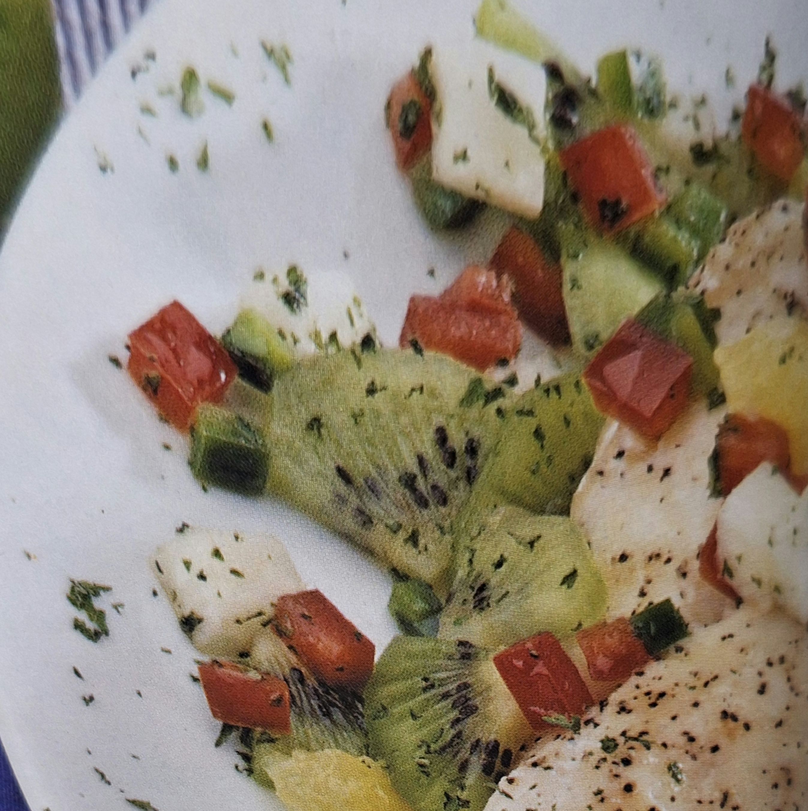Pescado con ensalada picante 