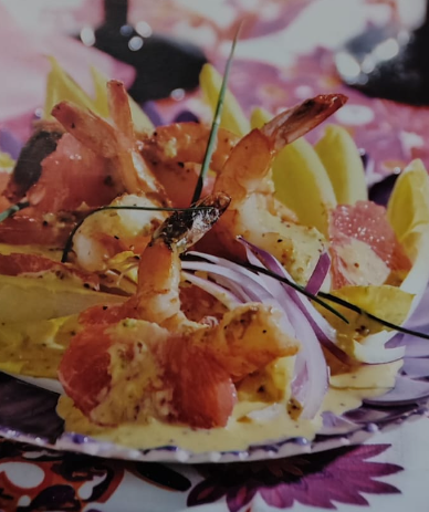 Endivias, camarones y toronja