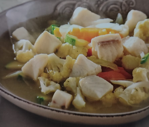 Caldo de pescado y coliflor 