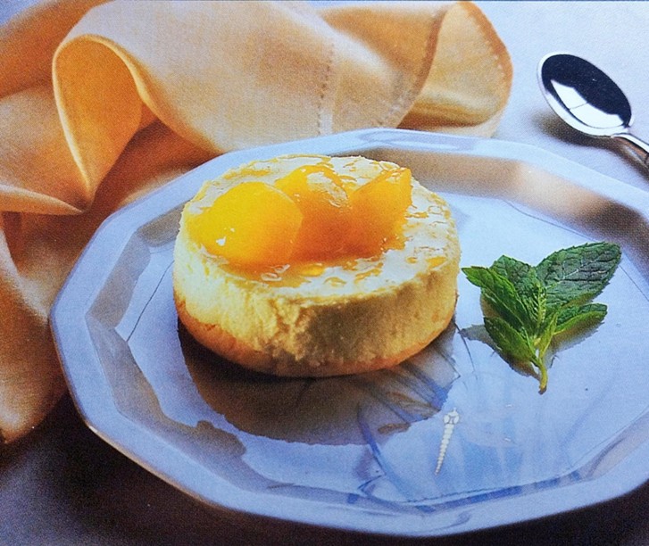 Postre de ratafía y albaricoque