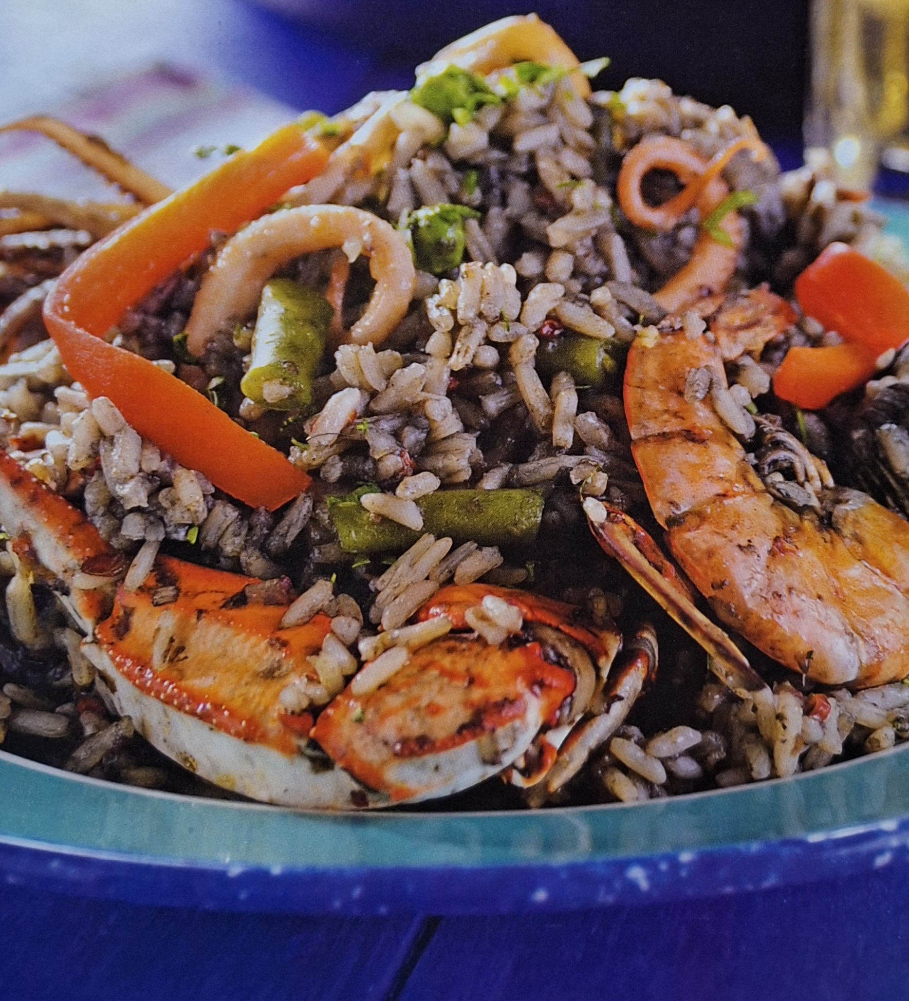 Paella negra de mariscos 