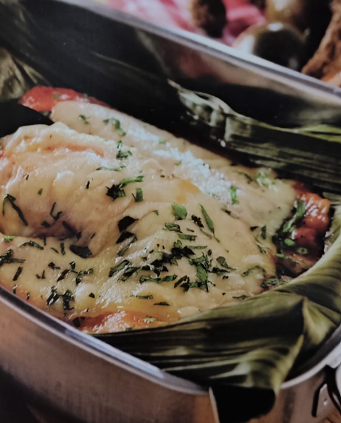 Pescado en hoja de plátano al chipotle 