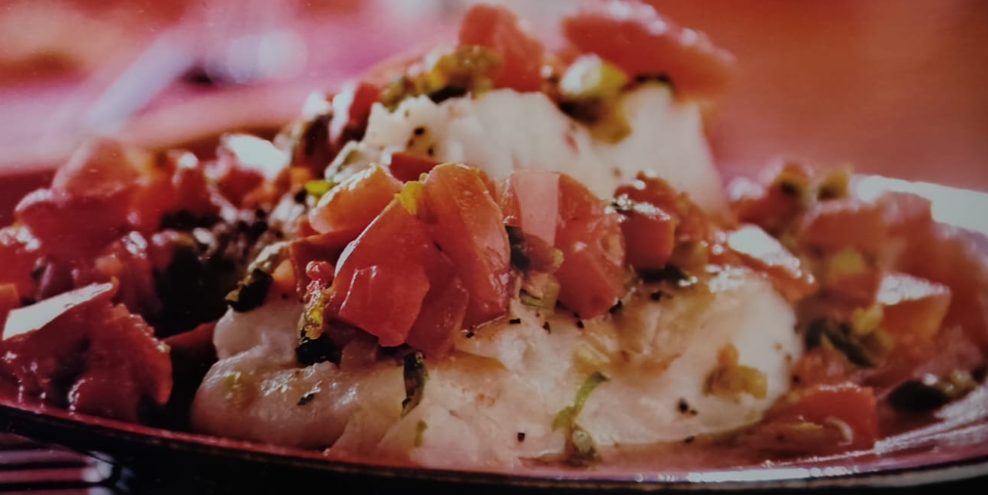 Pescado con hierbas y jitomate 