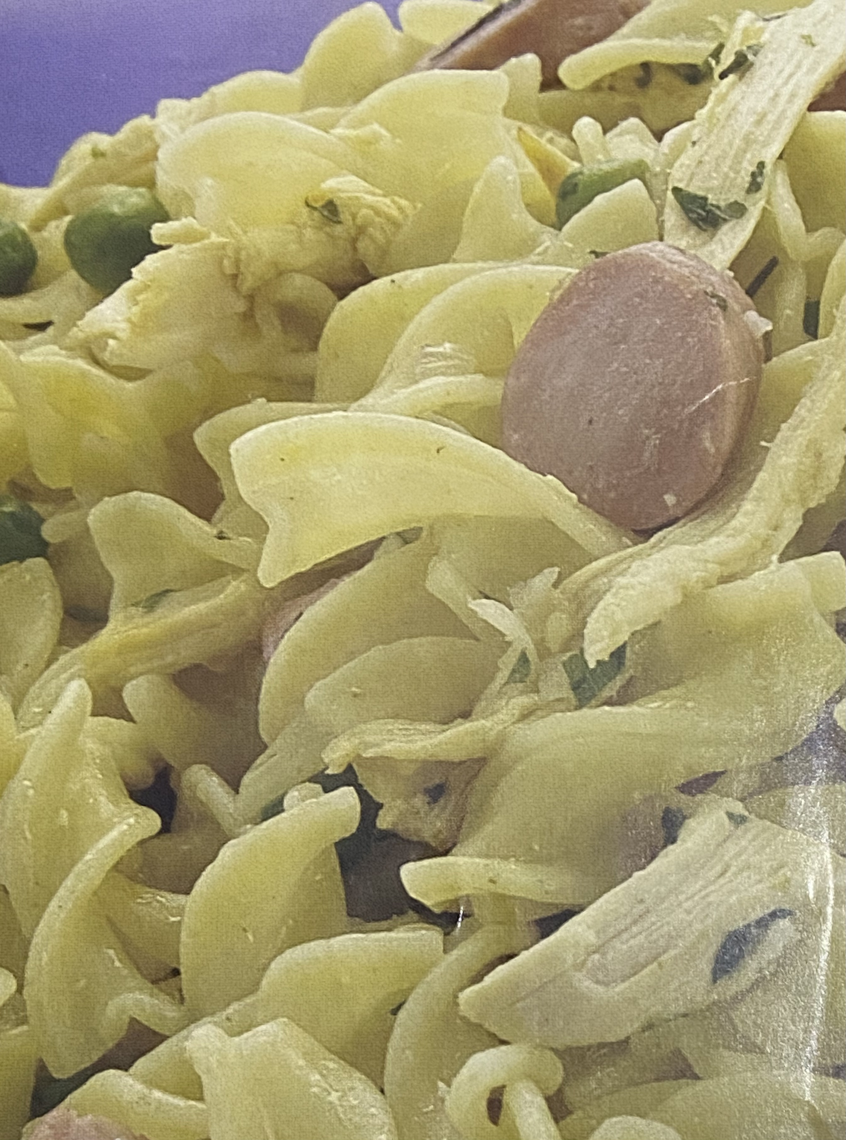 Tallarín con pollo y salchichas