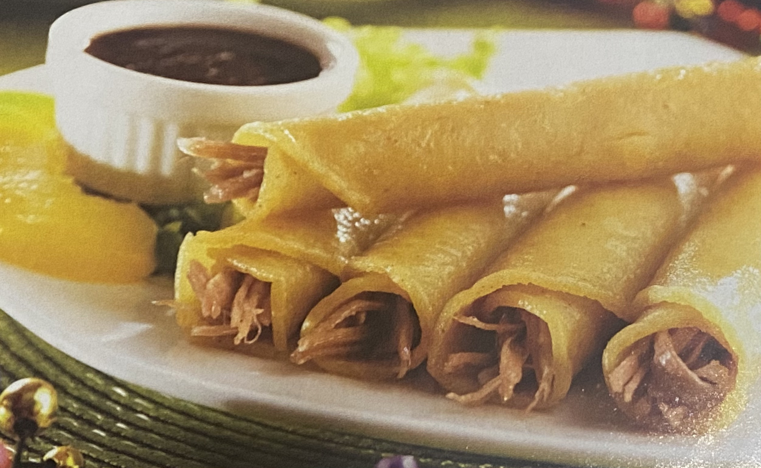 Flautas de barbacoa con salsa borracha de mango