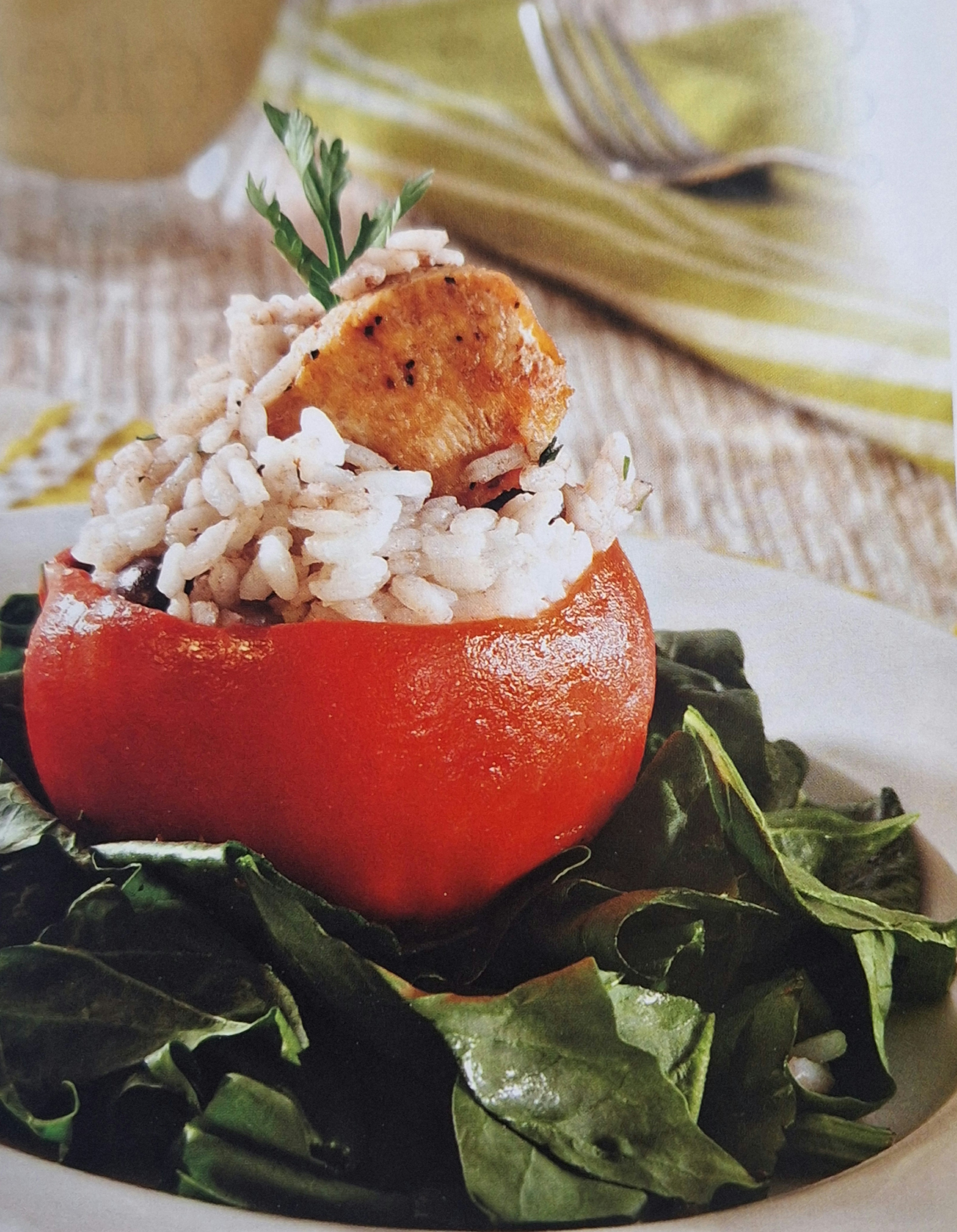 Pimientos rellenos de arroz y pollo 