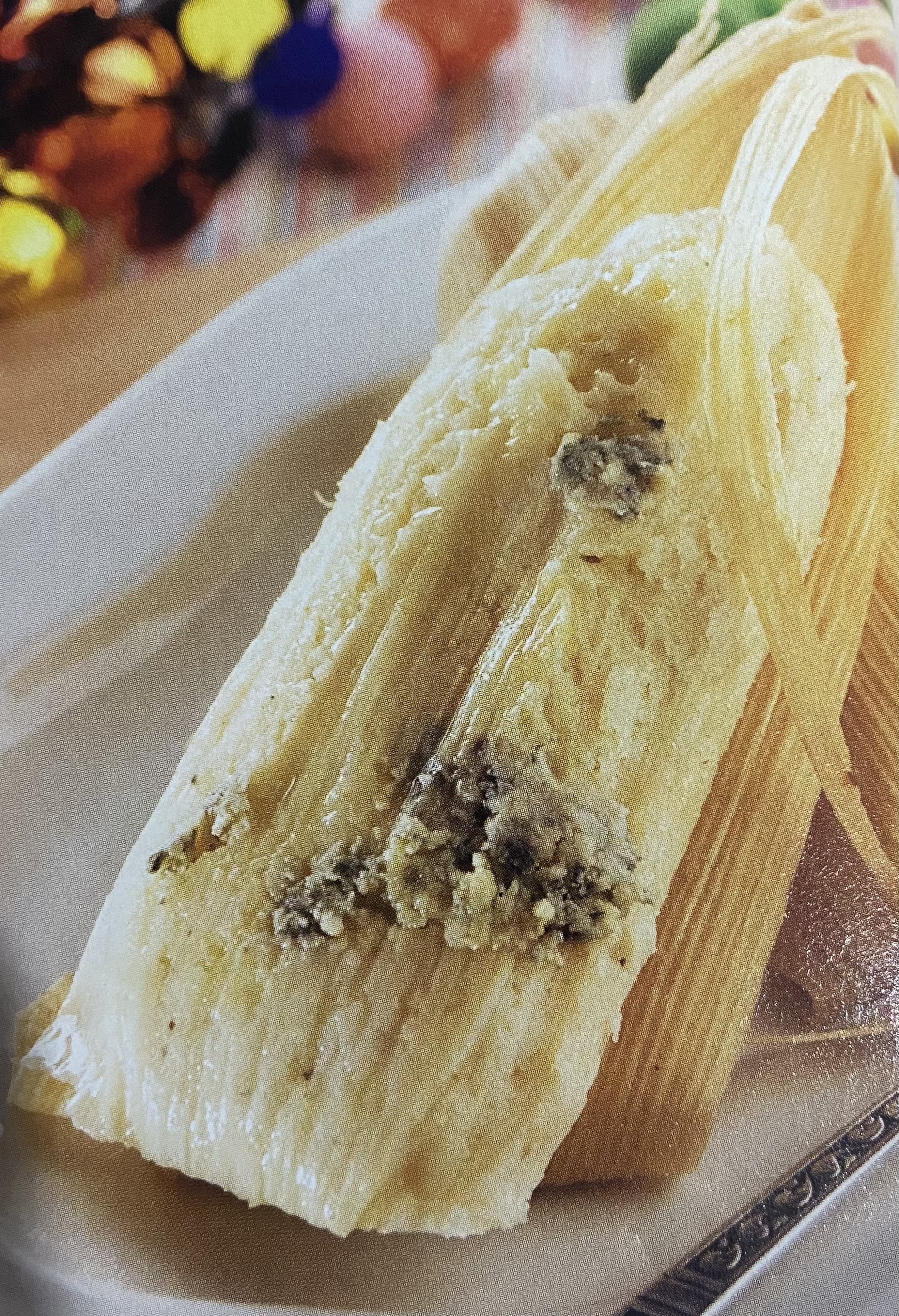 Tamales de elote con queso roquefort